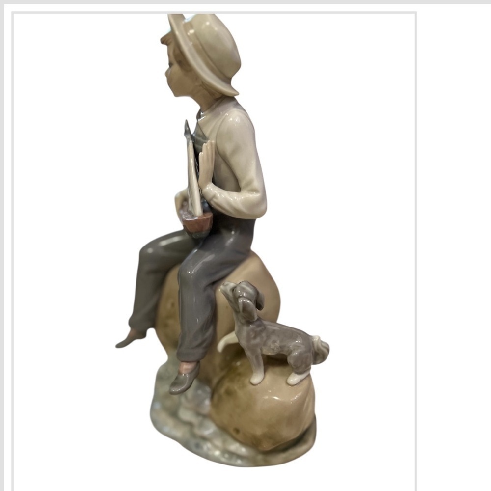 Lladro Figurine Sea Fever Boy With Boat And Dog - Picture 6 of 6